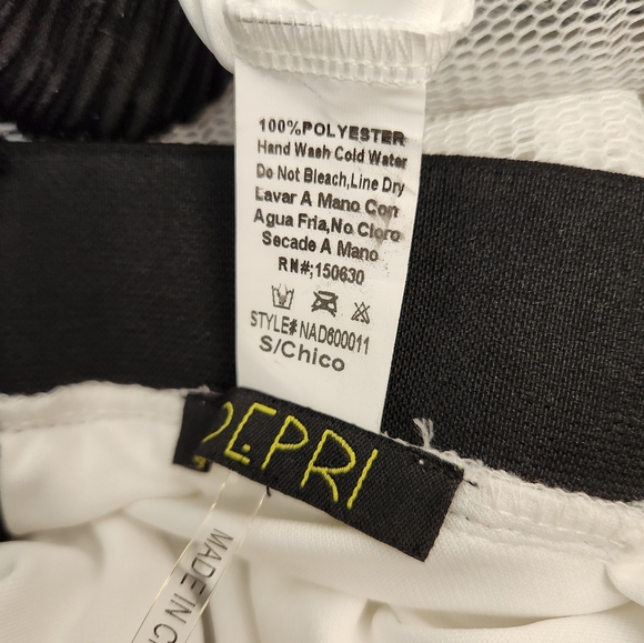 Depri White Black Floral Flare Skirt Size S - Picture 3 of 3